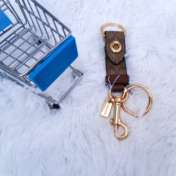 Coach Trigger Snap Bag Charm Khaki Gold Women Keychain Brown - Picture 1 of 10